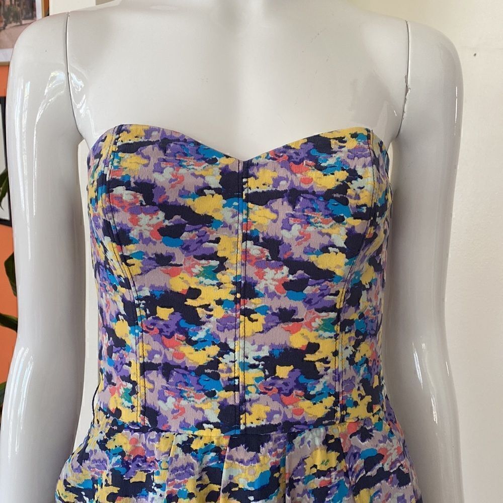 Charlotte Ronson Mini Sweetheart Strapless Dress in Abstract Watercolor Size 4 - Picture 3 of 14